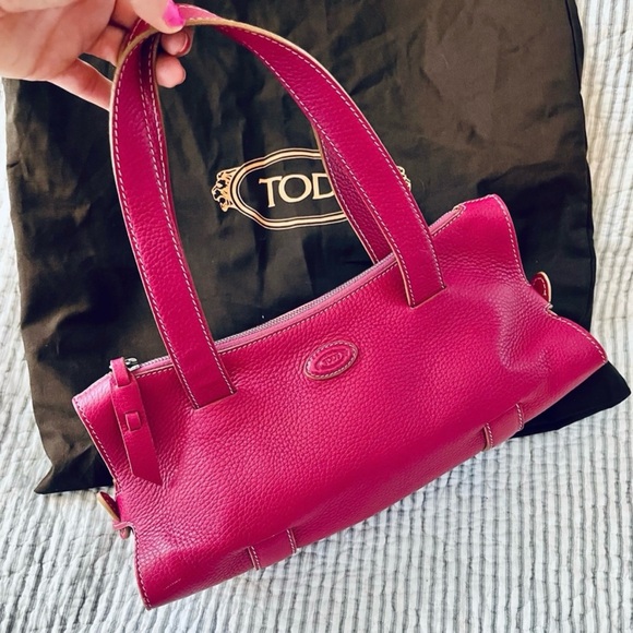 Tod's Handbags - Tod's Fuchsia Leather Shoulder Bag